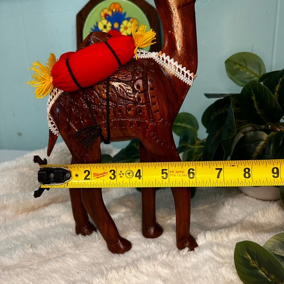 Solid wood carved camel - Picture 3 of 5